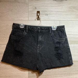 3/$30 Distressed Vintage looking Black denim shorts size 12